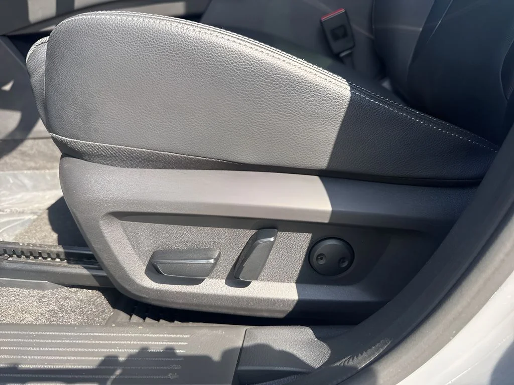 Used 2023 Gray Nissan SL image 10