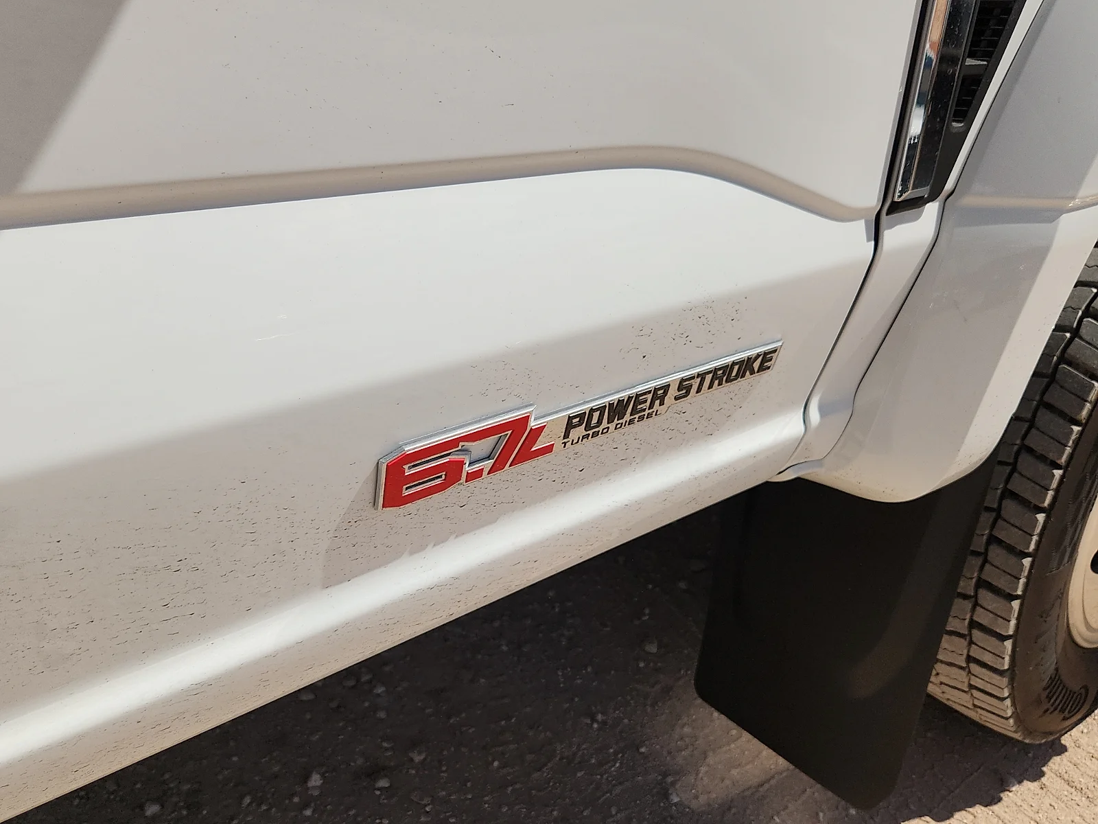 New 2027 Oxford White Ford XLT image 11