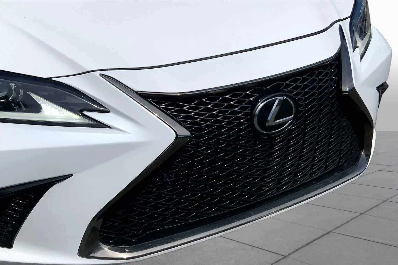Used 2023 Ultra White Lexus F SPORT Handling image 58