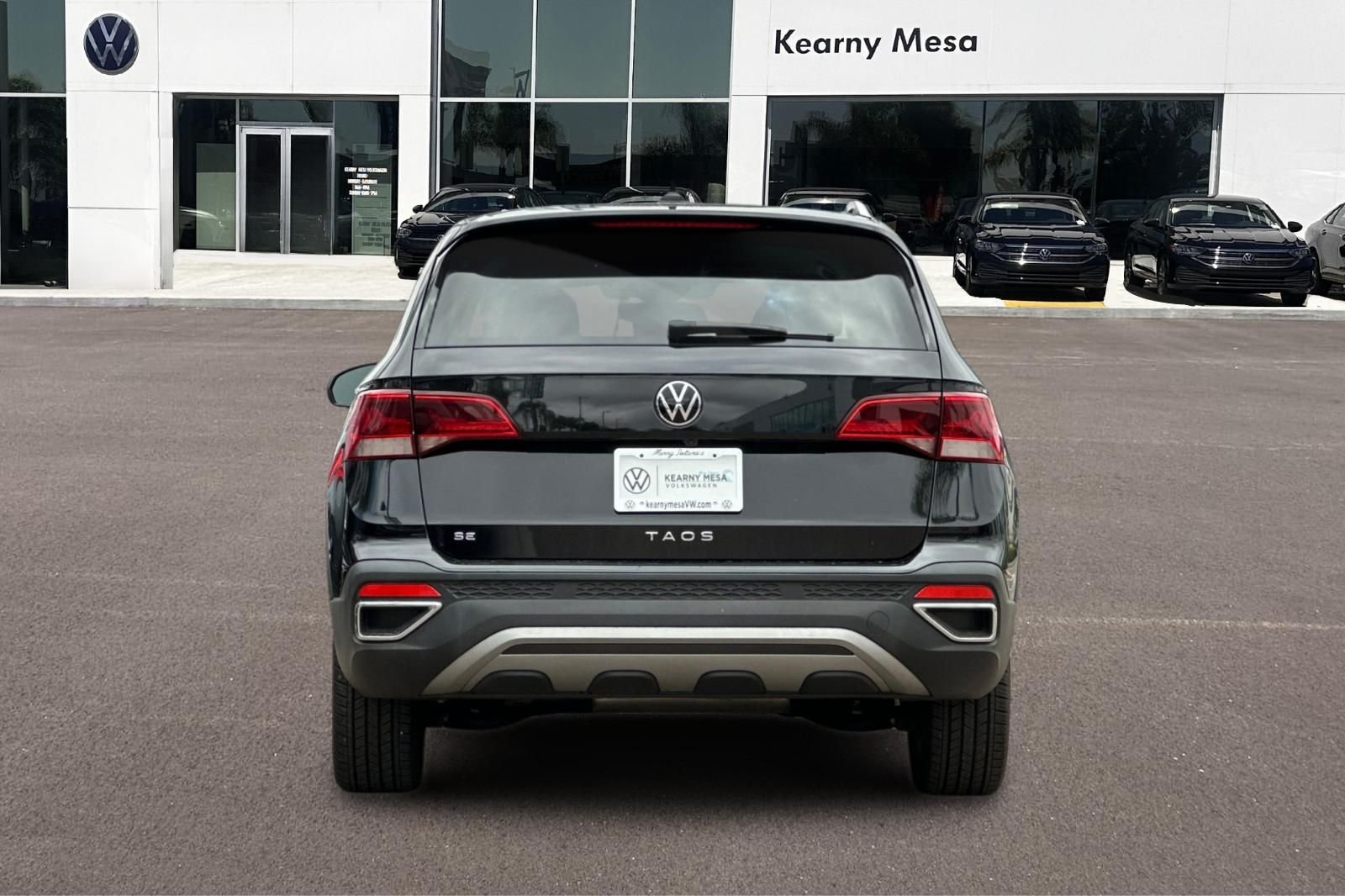 Certified Used 2023 Deep Black Volkswagen 1.5T SE image 5