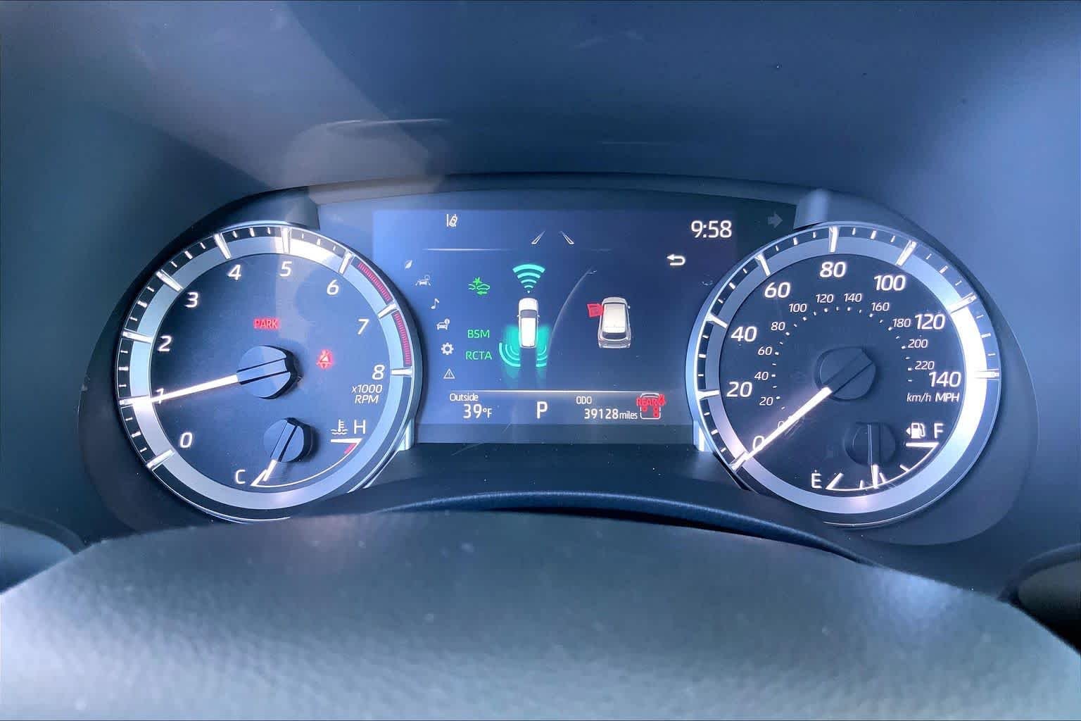 2024 Toyota Highlander LE - Photo 44