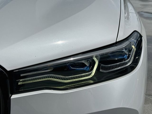 Used 2020 White BMW M50i image 32