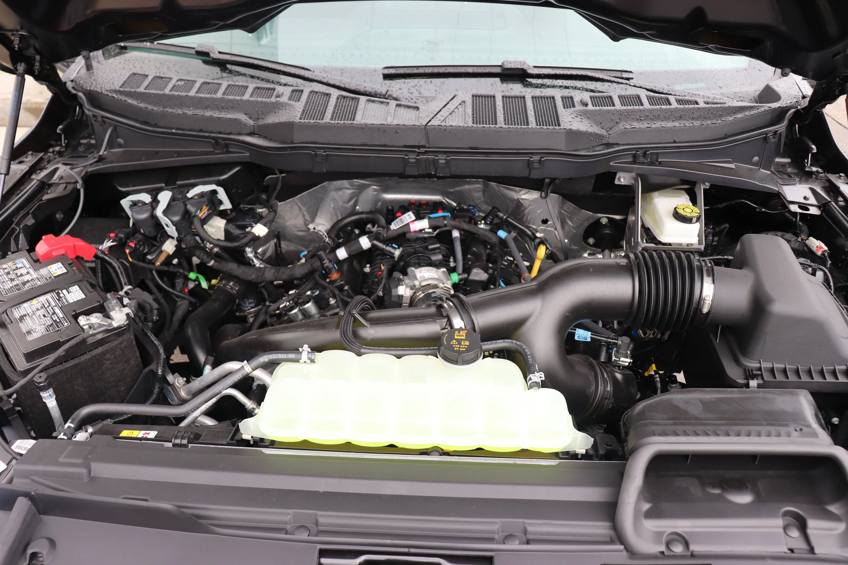 New 2026 CARBONIZED GREY METALLIC Ford XLT image 7