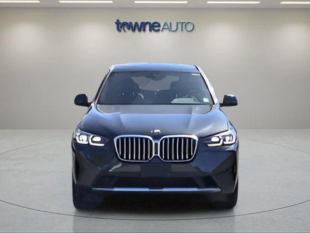 Used 2024  BMW xDrive30i image 8