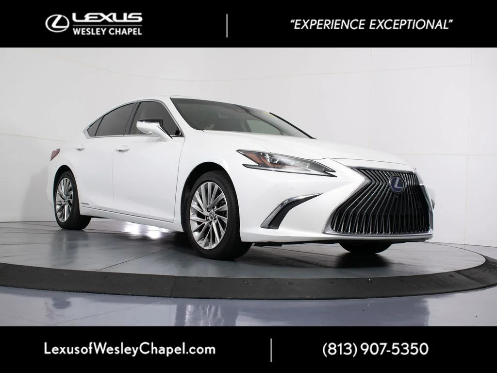 2021 Lexus ES 300h 300h Ultra Luxury's photo
