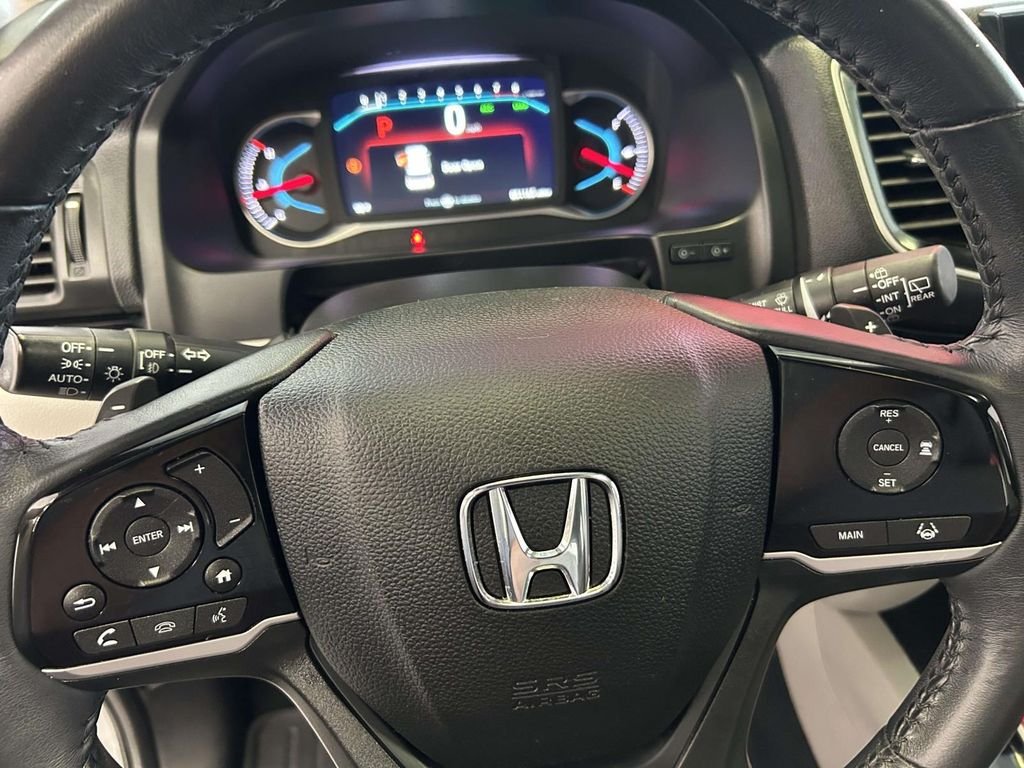 Used 2022 Silver Honda Touring image 22