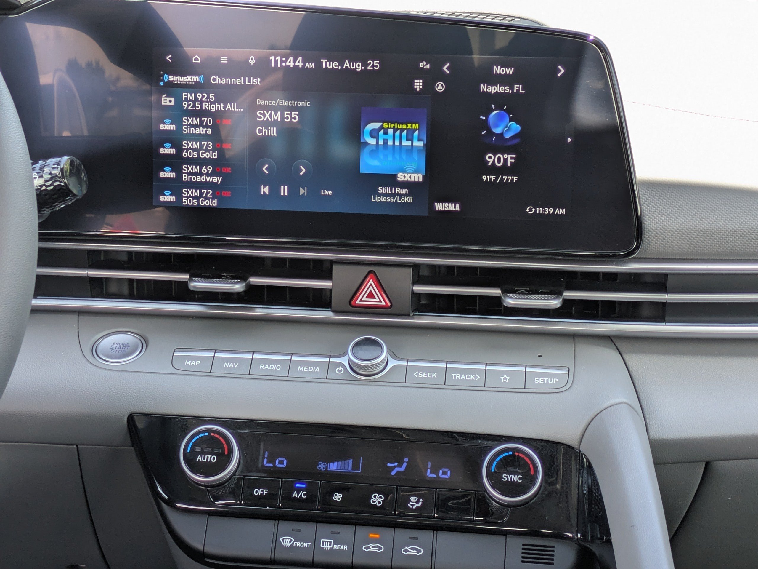 2024 Hyundai Elantra Blue - Photo 16
