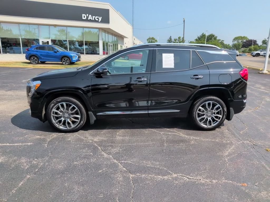 Used 2022 Black GMC Denali image 10
