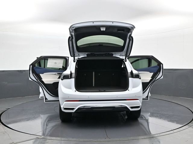 New 2026 Iridescent White Tricoat Buick Avenir image 32