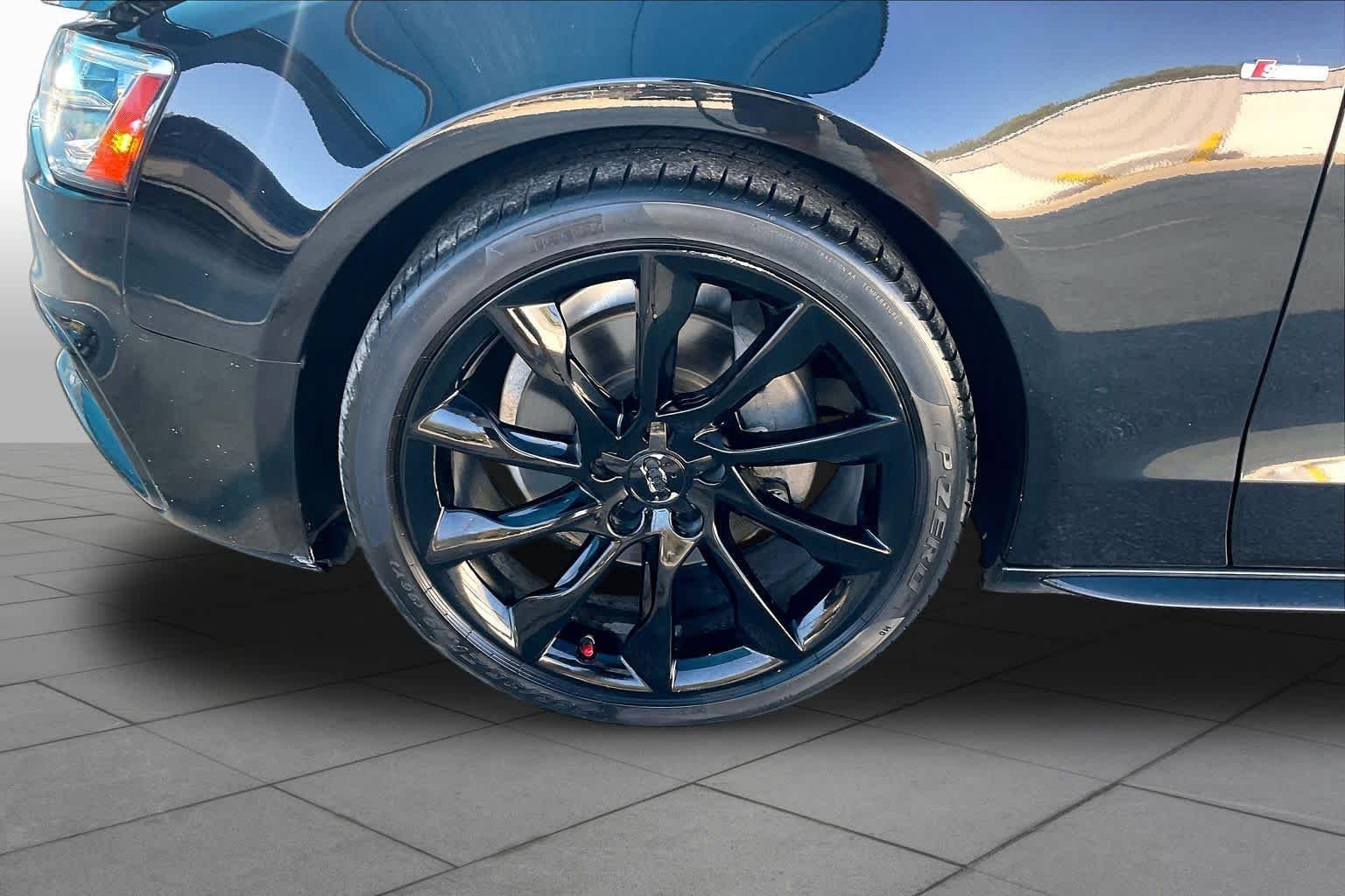 Used 2016 Brilliant Black Audi Premium image 11