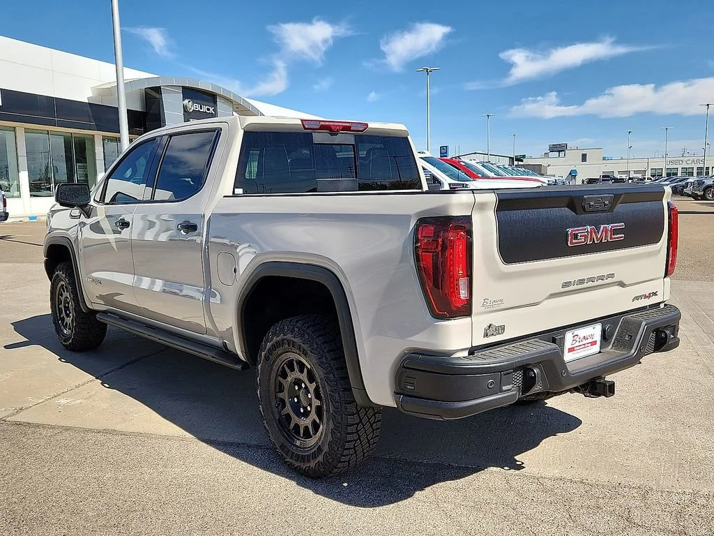 2026 GMC Sierra 1500 AT4X - Photo 7