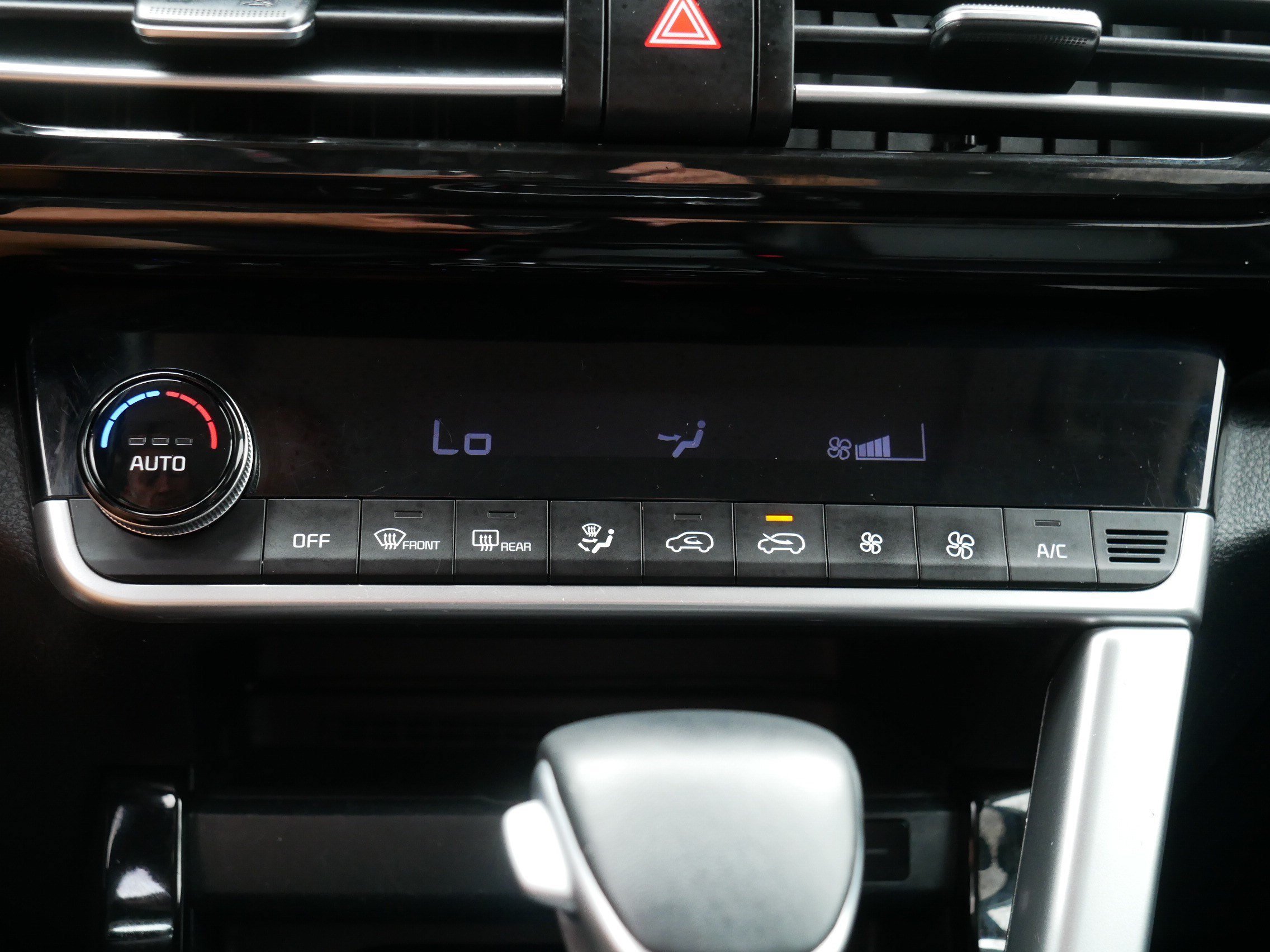 Used 2023 Snow White Pearl Kia EX image 23