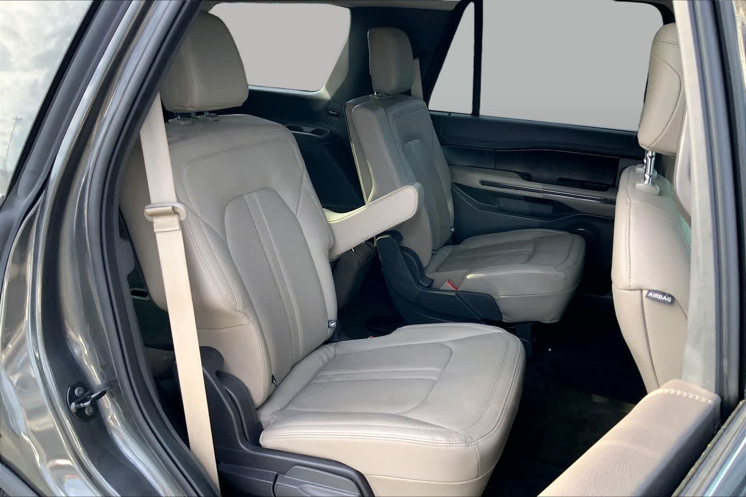 Used 2020 Magnetic Metallic Ford Limited image 19