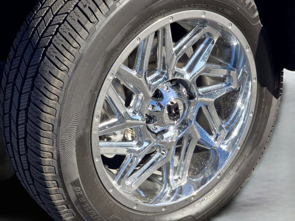 Used 2021 Summit White GMC AT4 image 31
