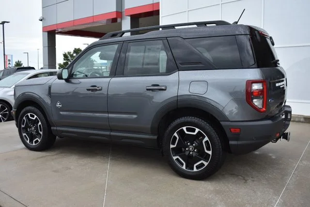 Used 2022 Gray Ford Outer Banks image 7