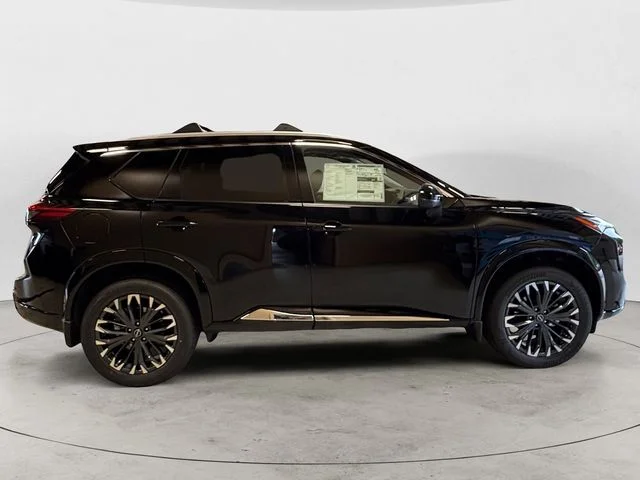 New 2026 Black Nissan Platinum image 7