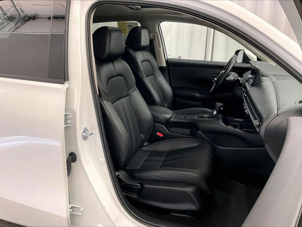 Used 2025 White Honda EX-L image 11