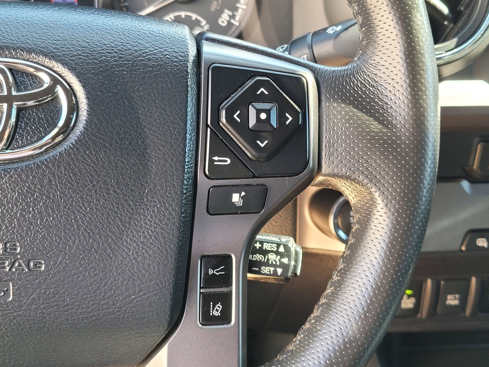 Used 2019  Toyota  image 26