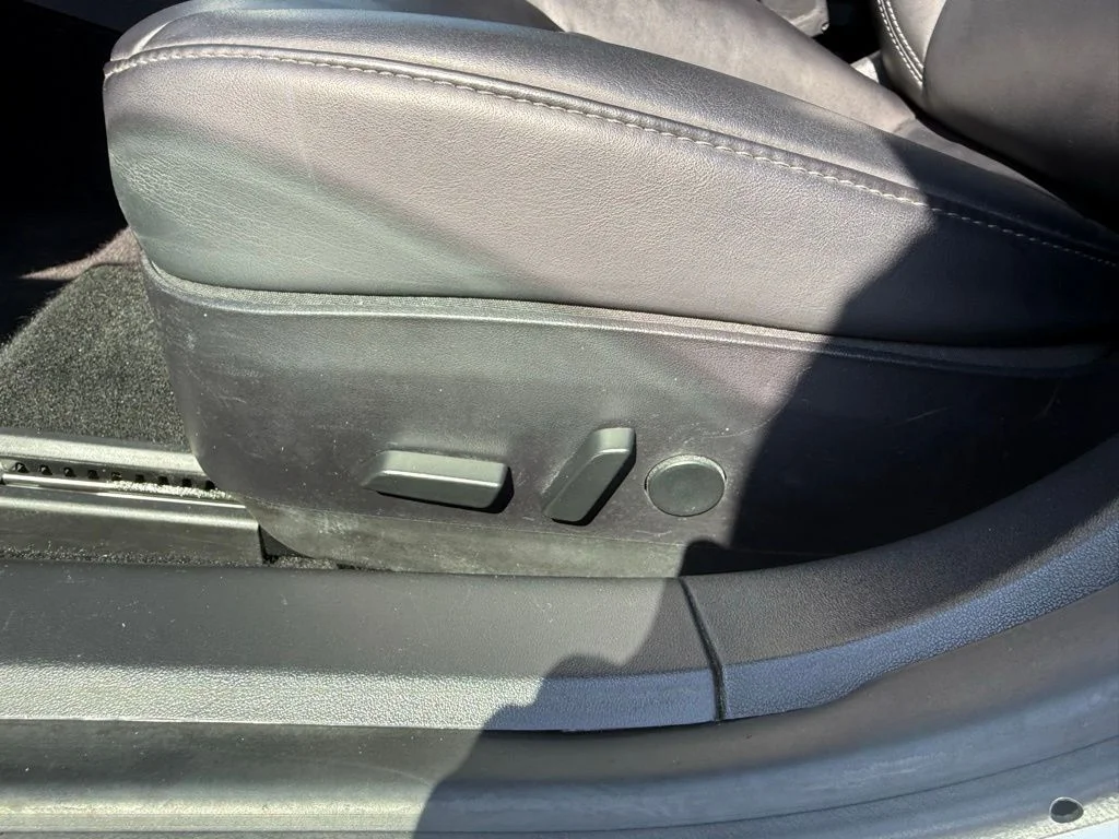 Used 2020 White Tesla Long Range image 13