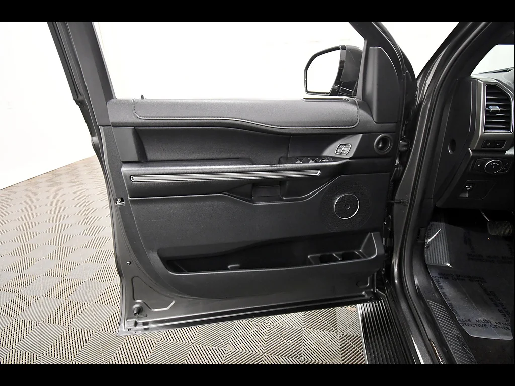 2021 Ford Expedition XLT - Photo 13