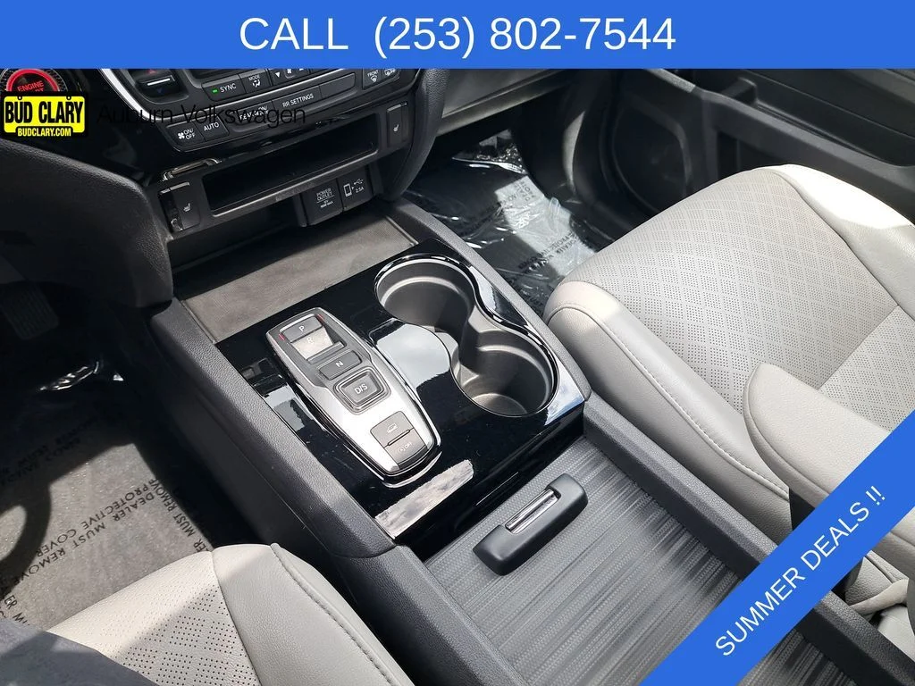 Used 2019 Black Honda Touring image 15