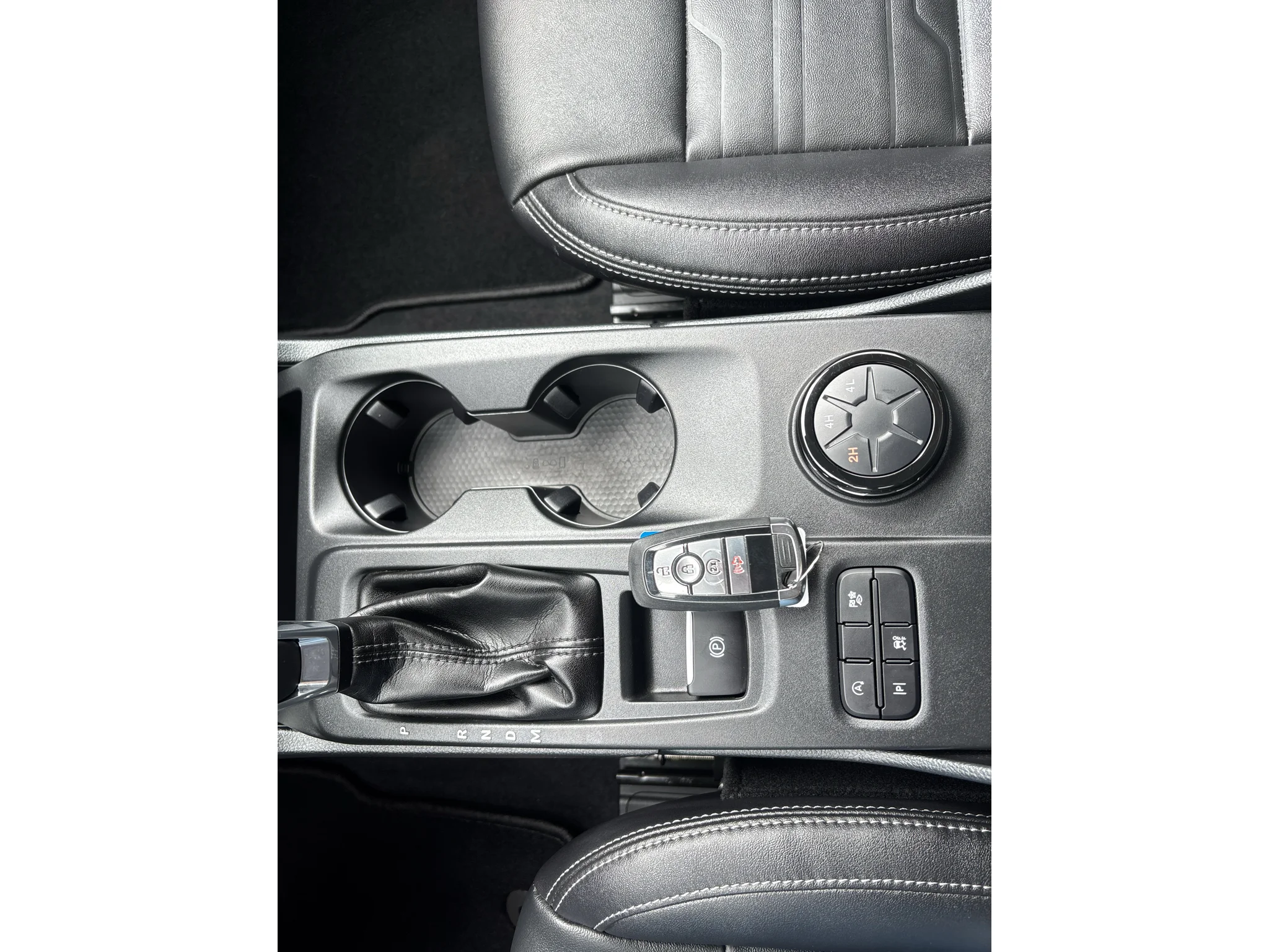 Used 2025 Oxford White Ford LARIAT image 19
