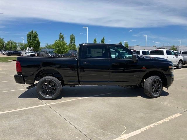 New 2026 Diamond Black Crystal Pearl-Coat Exterior Paint RAM Laramie image 4