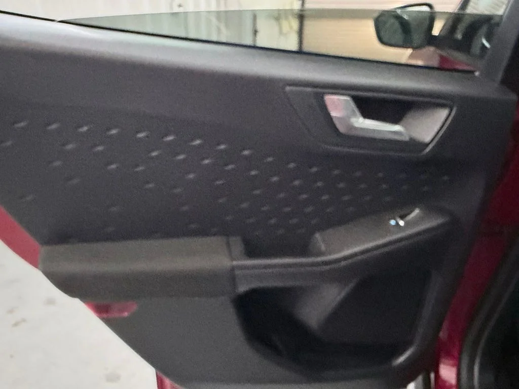 Used 2020 Red Ford SE image 34