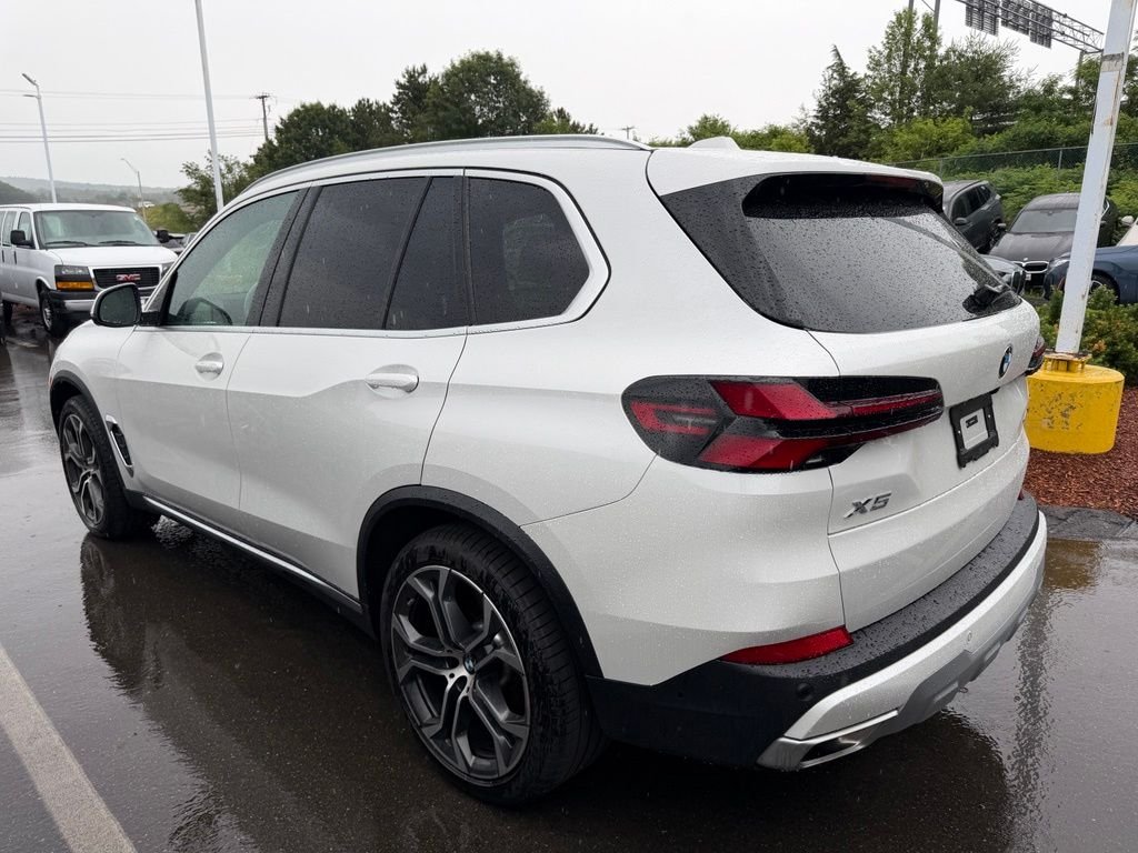 Used 2026 White BMW xDrive40i image 3
