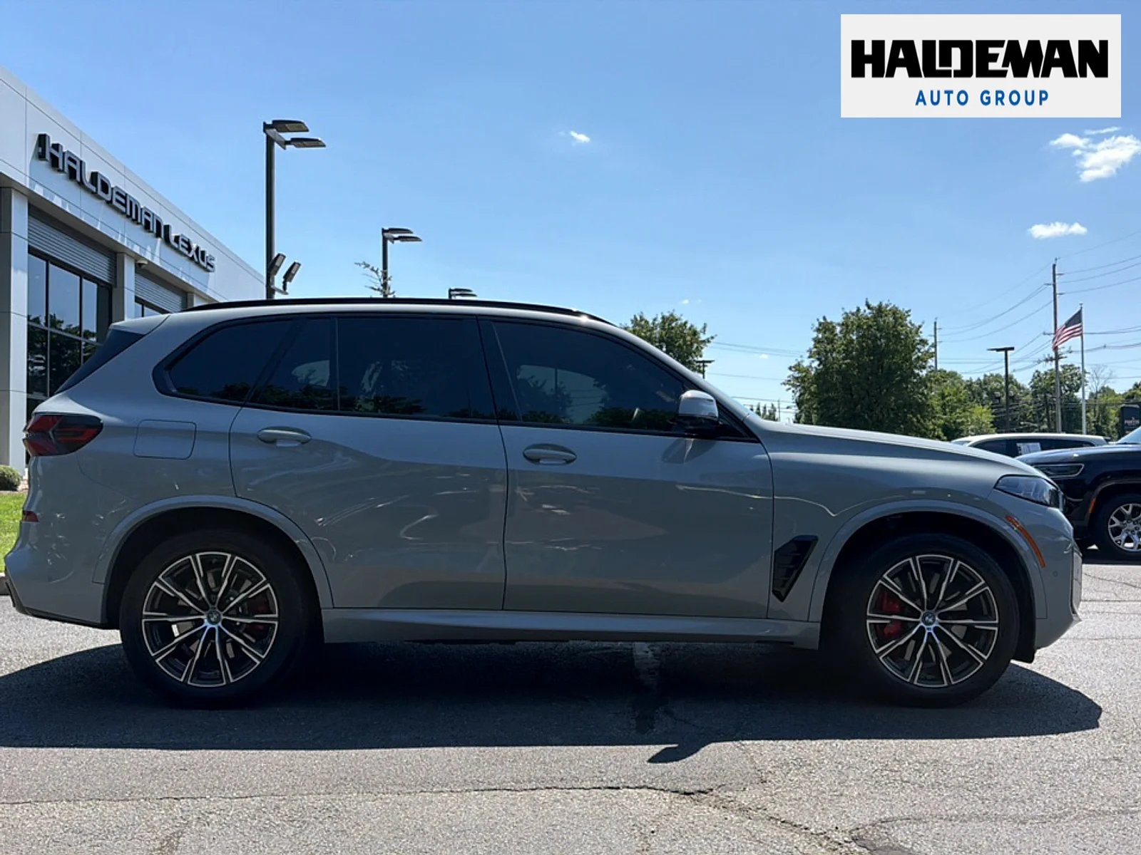 Used 2025 Brooklyn Gray Metallic BMW xDrive50e image 5