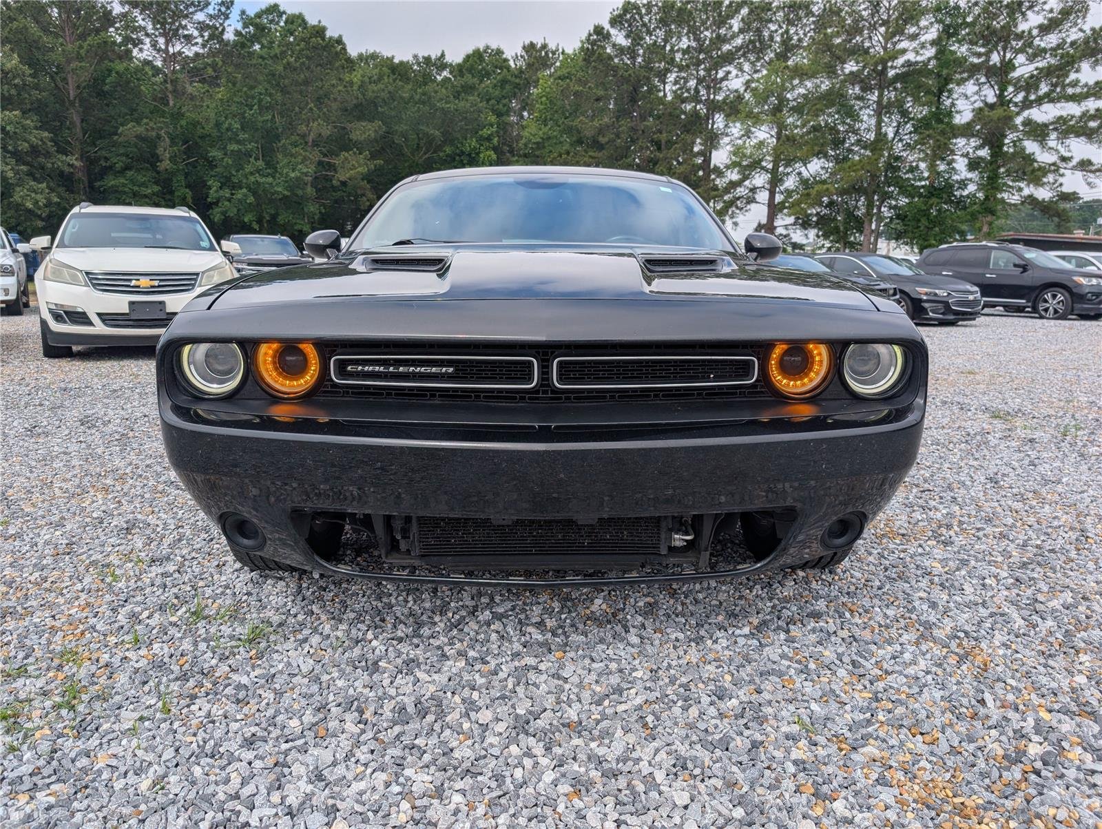 Used 2016 Pitch Black Clearcoat Dodge SXT image 10