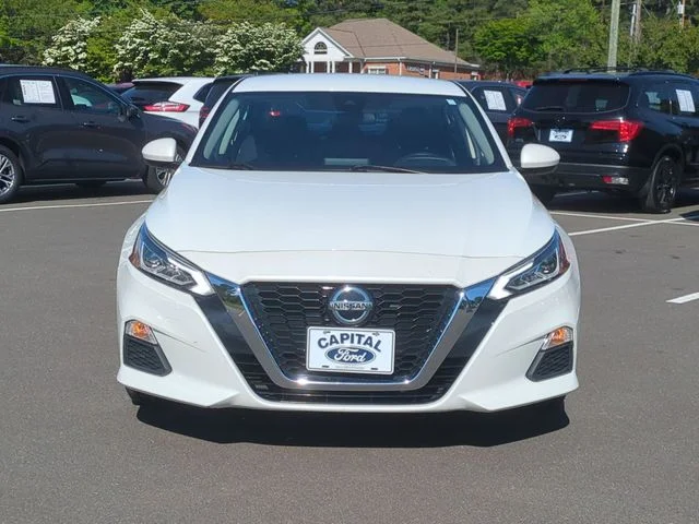 Used 2022 White Nissan 2.5 SV image 16