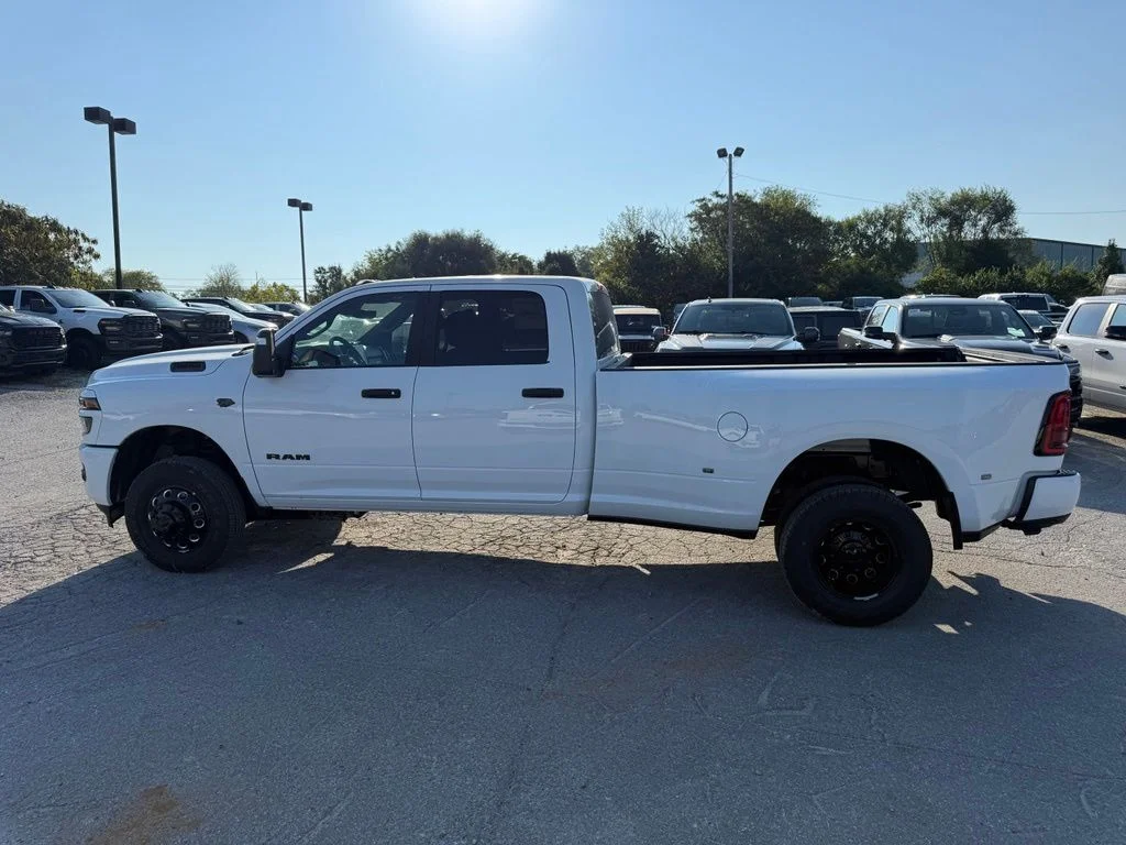 New 2027 Bright White Clear-Coat Exterior Paint RAM Big Horn image 10