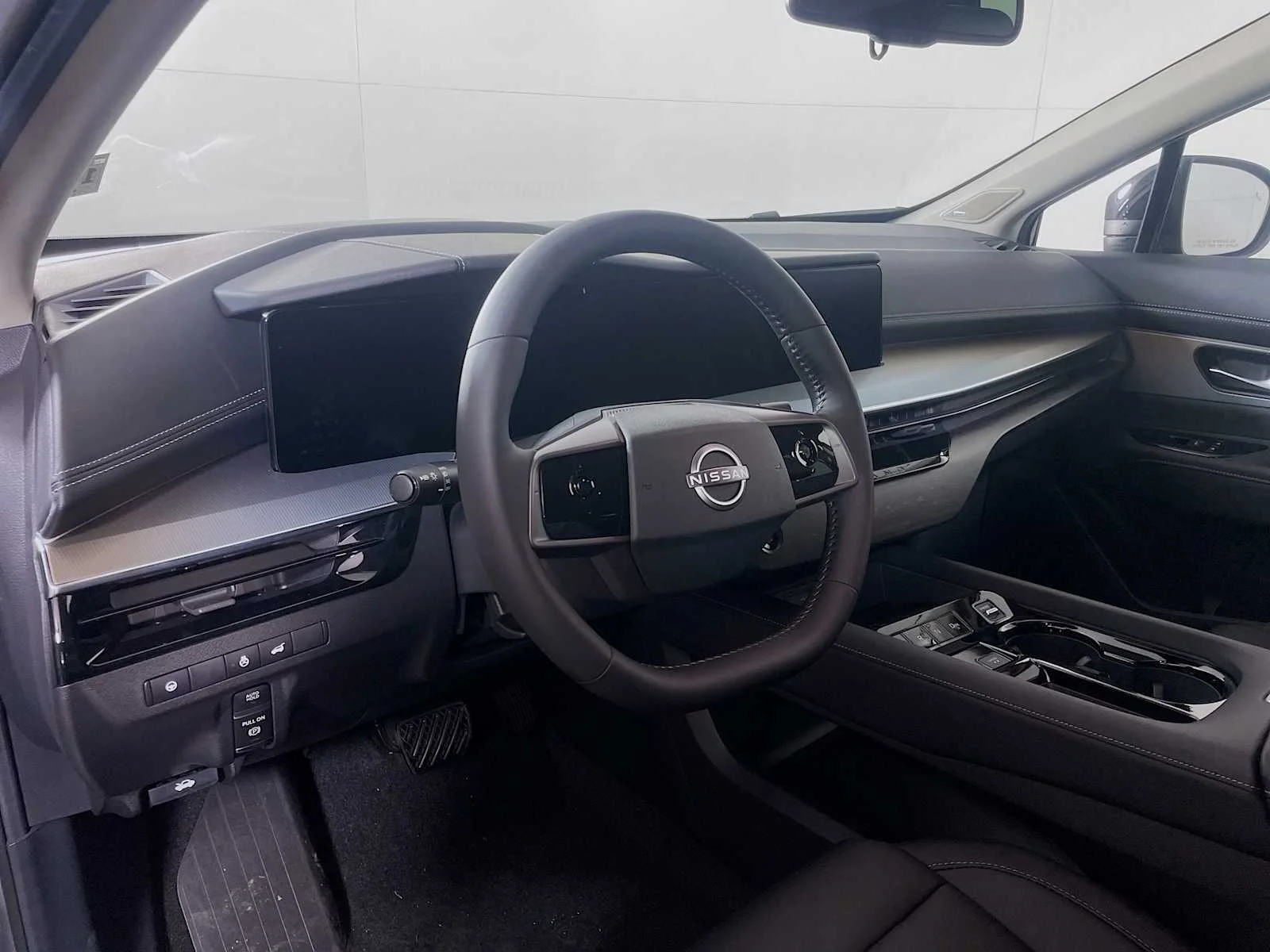 Used 2025 Boulder Gray Pearl/Super Black Nissan SL image 7