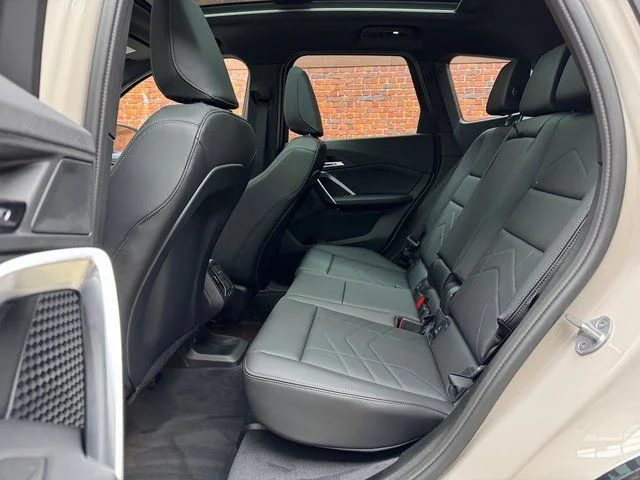 Used 2026 Beige BMW xDrive28i image 23