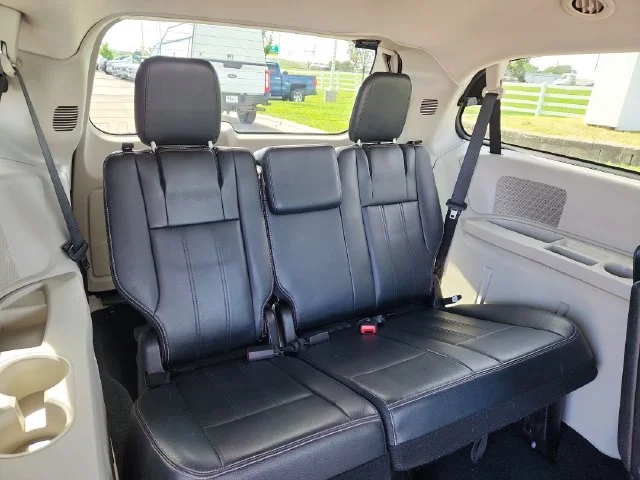 Used 2013 Black Chrysler Touring image 31