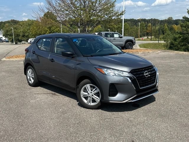 Used 2023 Gray Nissan S image 2