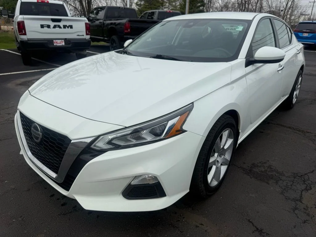 Used 2022 Nissan Altima SE with VIN 1N4BL4BW3NN313178 for sale in Wellington, OH