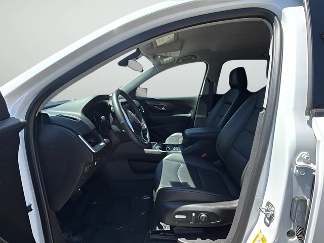 Used 2024 White GMC SLT image 10