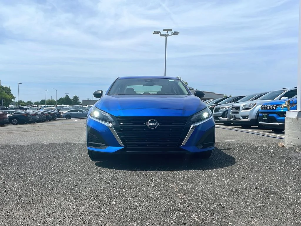Used 2025 Bluestone Pearl Nissan SV image 2