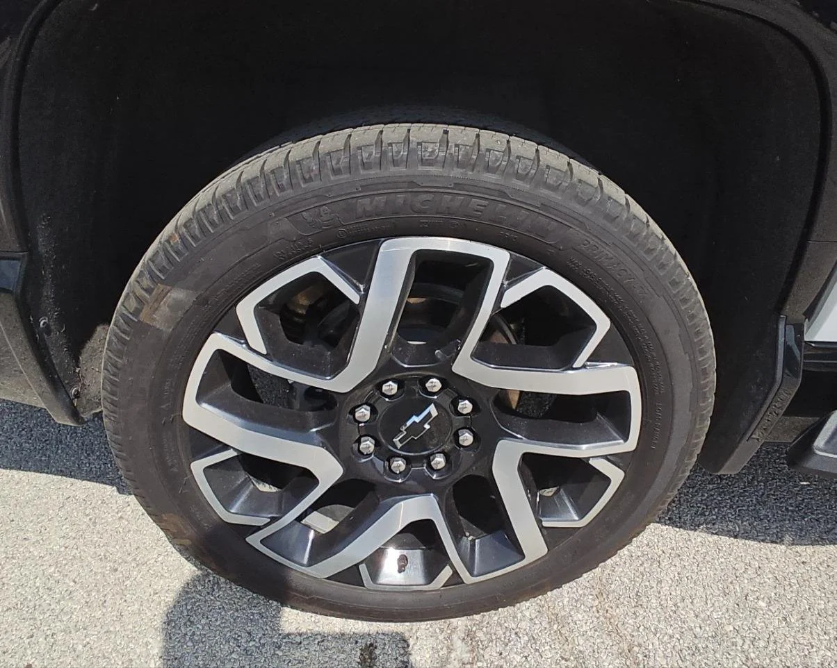 Used 2024 Summit White Chevrolet RST image 24