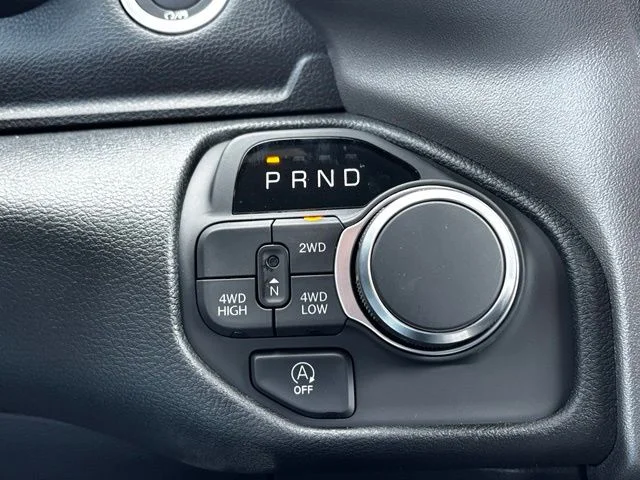 New 2026 Diamond Black Crystal Pearlcoat RAM Express image 18