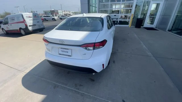 2025 Toyota Corolla LE - Photo 9