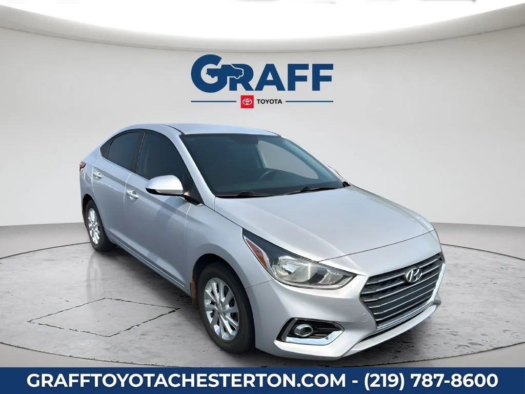 Used 2021 Silver Hyundai SEL image 3