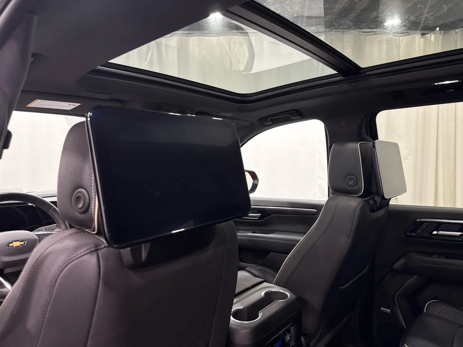2025 Chevrolet Suburban Premier - Photo 14
