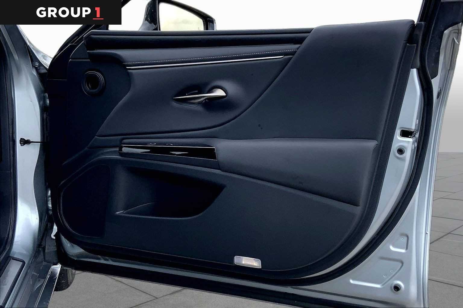 Used 2024 Iridium Lexus  image 22