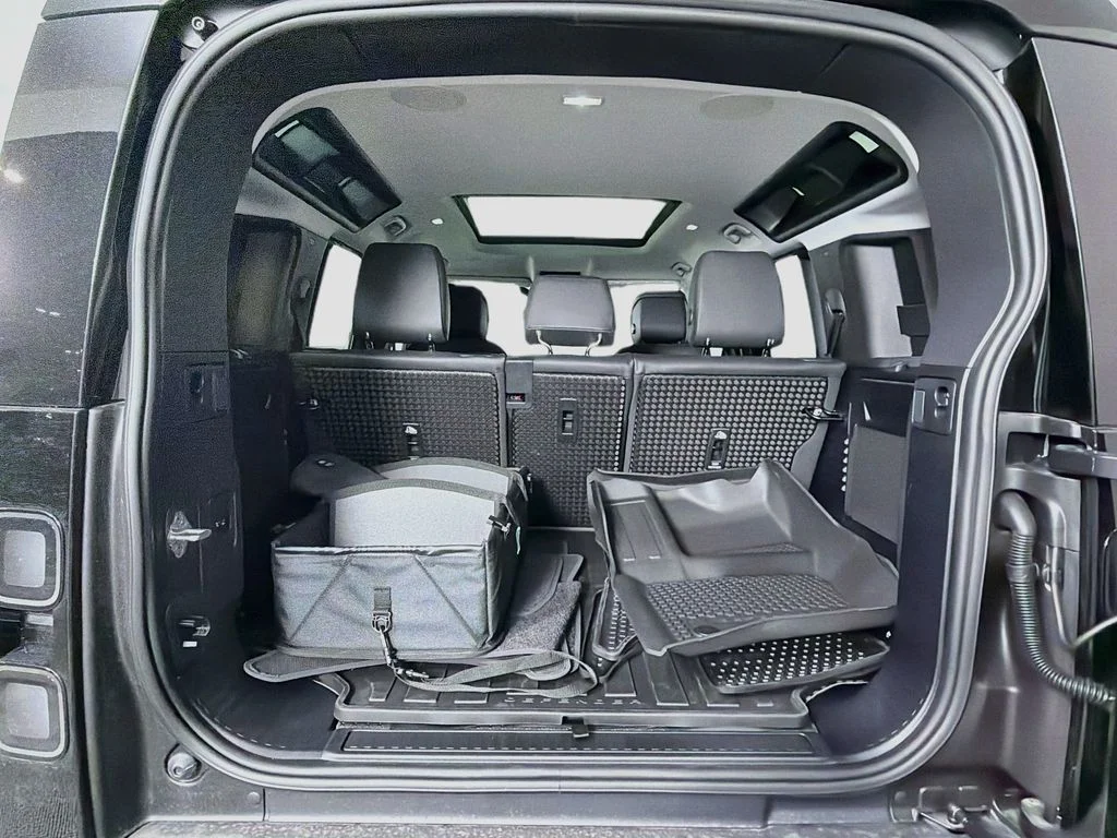New 2026 Carpathian Grey Land Rover X-Dynamic SE image 28