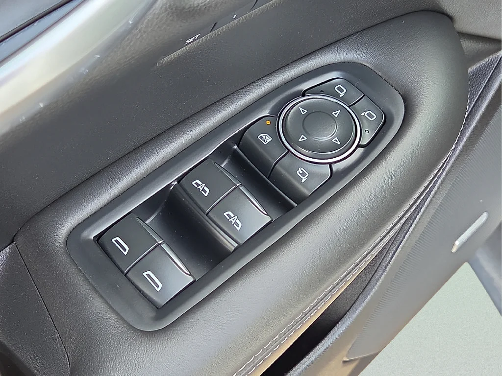 Used 2022 CRYSTAL WHITE TRICOAT Cadillac AWD Sport image 14