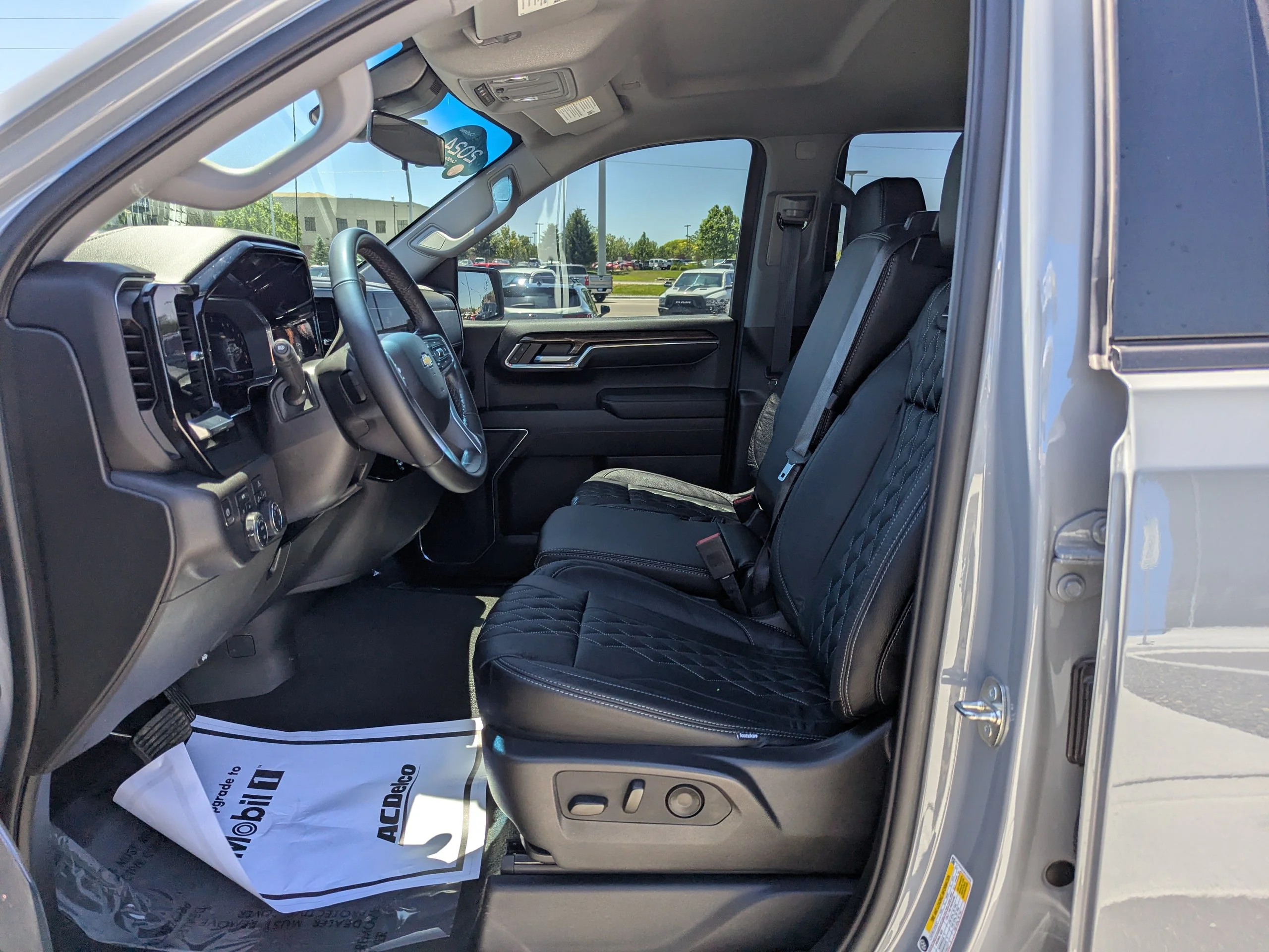2024 Chevrolet Silverado 1500 LT - Photo 12