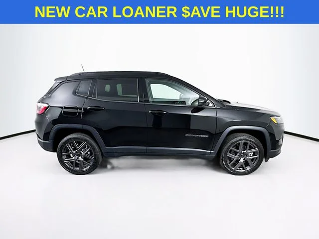 New 2026 Diamond Black Crystal Pearl-Coat Exterior Paint Jeep Limited image 8